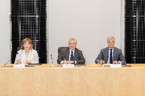 Da sinistra Gelsomina Vigliotti, Vicepresidente di BEI, Dario Scannapieco, AD di CDP, Ferruccio Ferranti, AD di MCC
