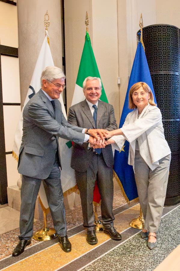 Da sinistra Ferruccio Ferranti, AD di MCC, Dario Scannapieco, AD di CDP e Gelsomina Vigliotti, Vicepresidente di BEI