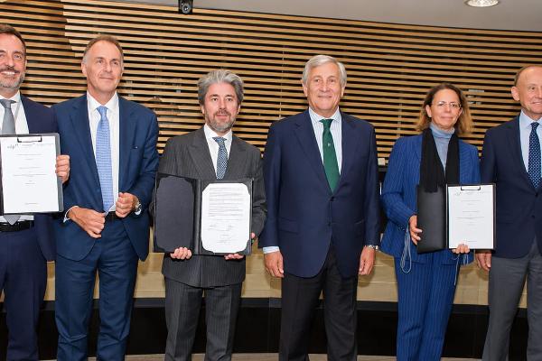 delegazioni istituzionali durante missione ufficiale in Sud America