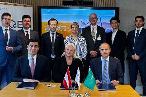 Membri della delegazione CDP e Ipak Yuli