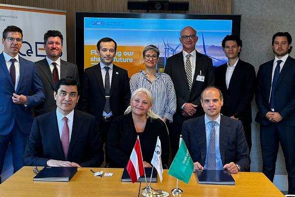 Membri della delegazione CDP e Ipak Yuli