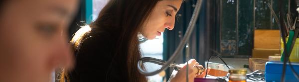 Operaia impresa artigianale