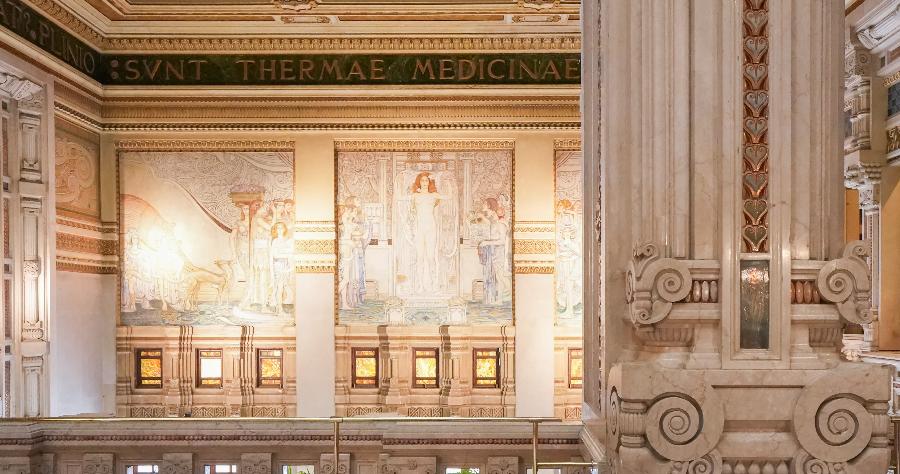 Le decorazioni in stile liberty del Palazzo