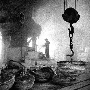 Fotografo: Aragozzini, Vincenzo Fonderie di San Gavino Monreale, Sardegna 1935 ca © Touring Club Italiano / Archivi Alinari