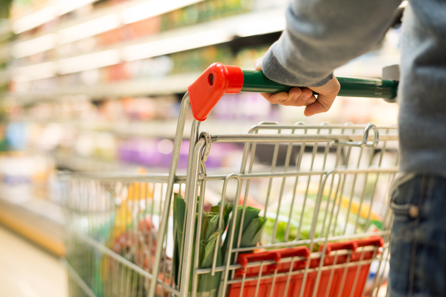 Carrello della spesa dentro un supermercato