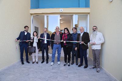 taglio del nastro inaugurazione Piombino Living