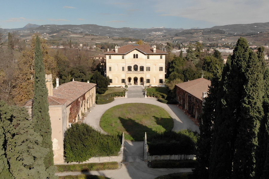 Villa storica con giardino a San Pietro in Cariano