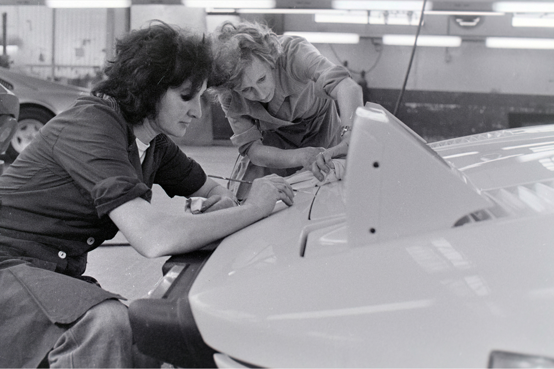 Operaie stabilimento Ferrari - Foto Mostra 