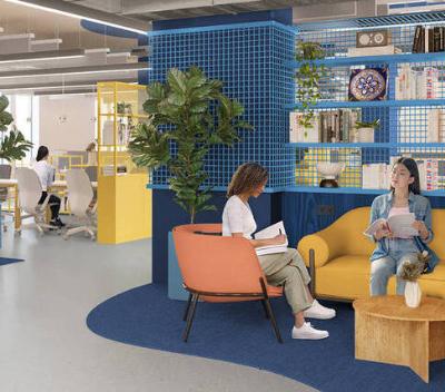 Sala biblioteca moderna con scaffali alti, persone che leggono e area relax con divano e tavolini.