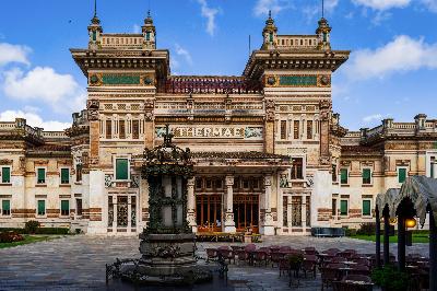 Facciata del Palazzo Berzieri, sede delle terme