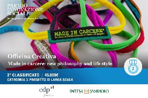 Braccialetti colorati con scritto “Made in carcere”
