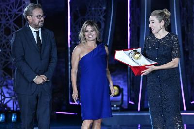 Francesca Sofia riceve il premio Marisa Bellisario